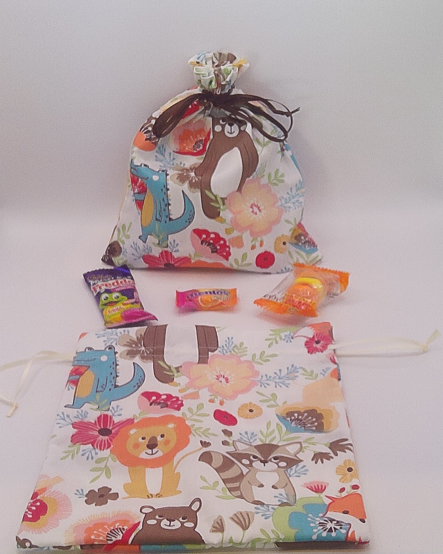 Animal material drawstring party favour bags