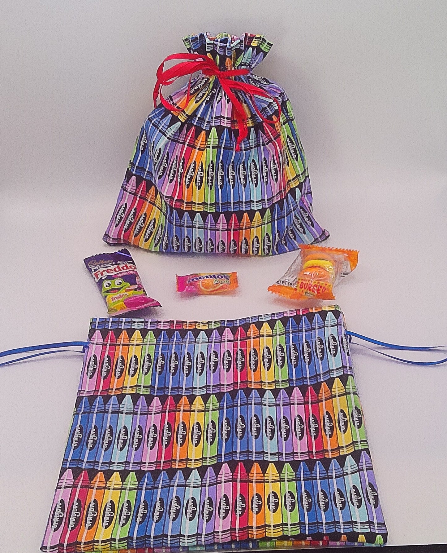 Crayon material drawstring party favour bags