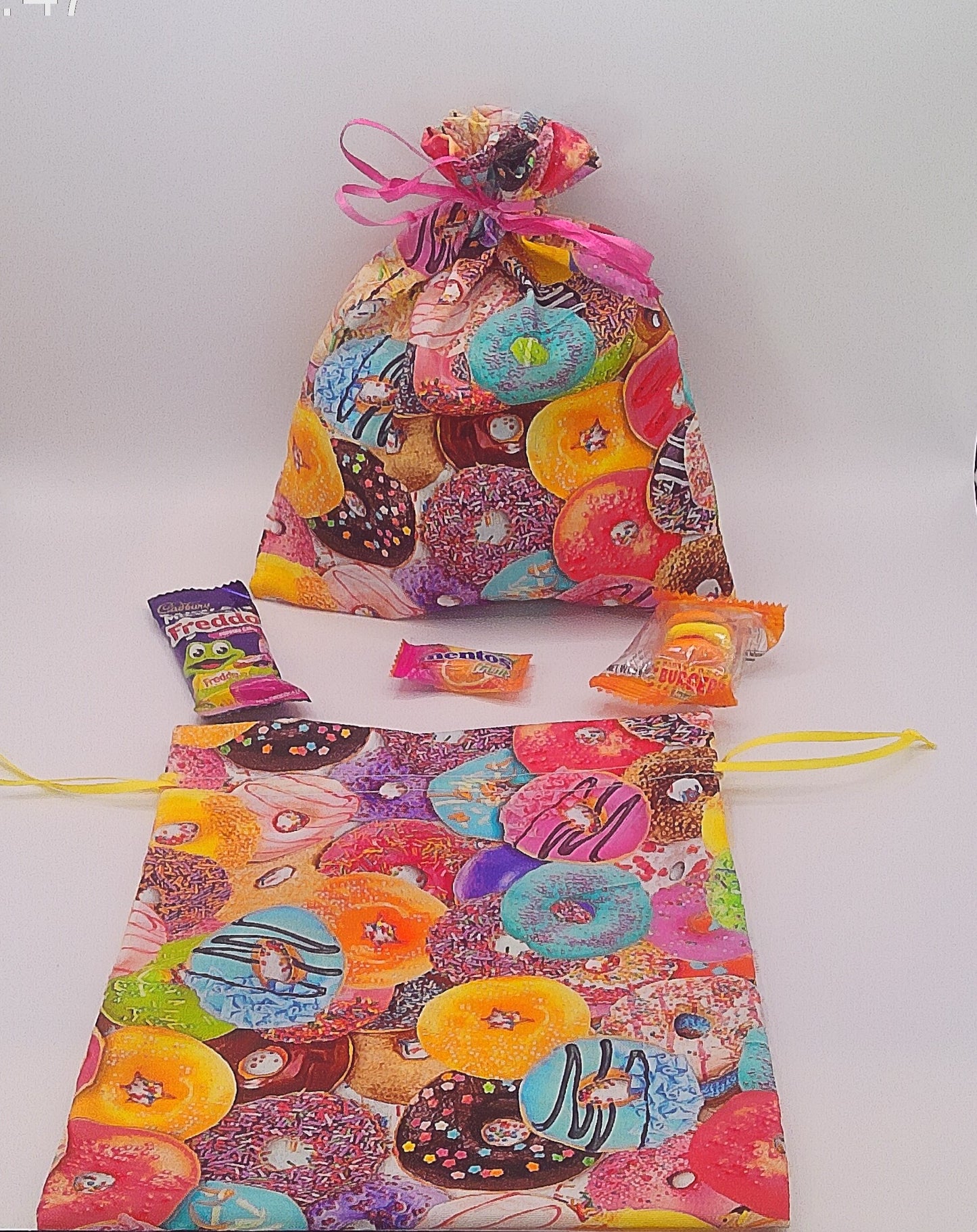Donut material drawstring party favour bags