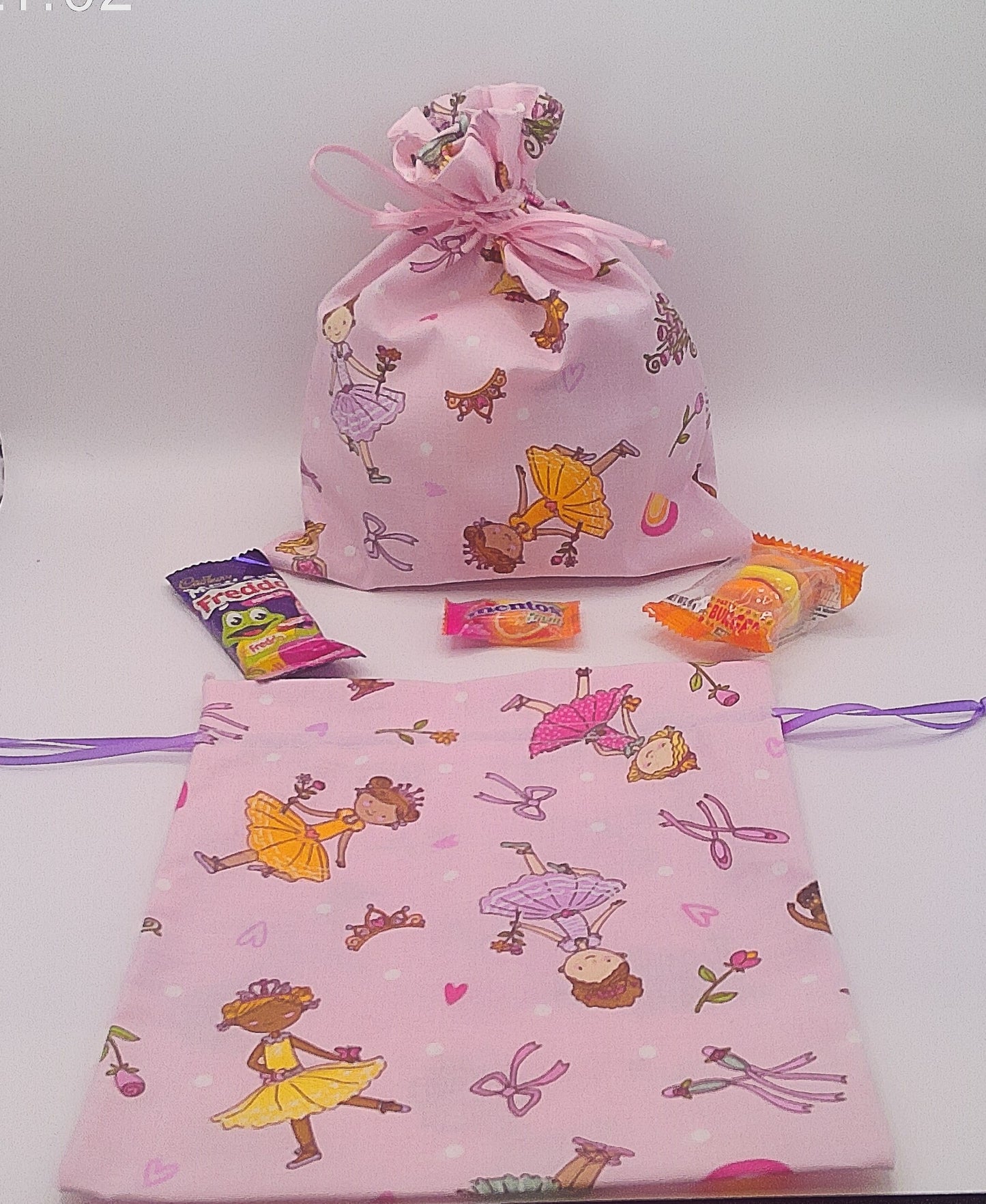 Ballerina material drawstring party favour bags